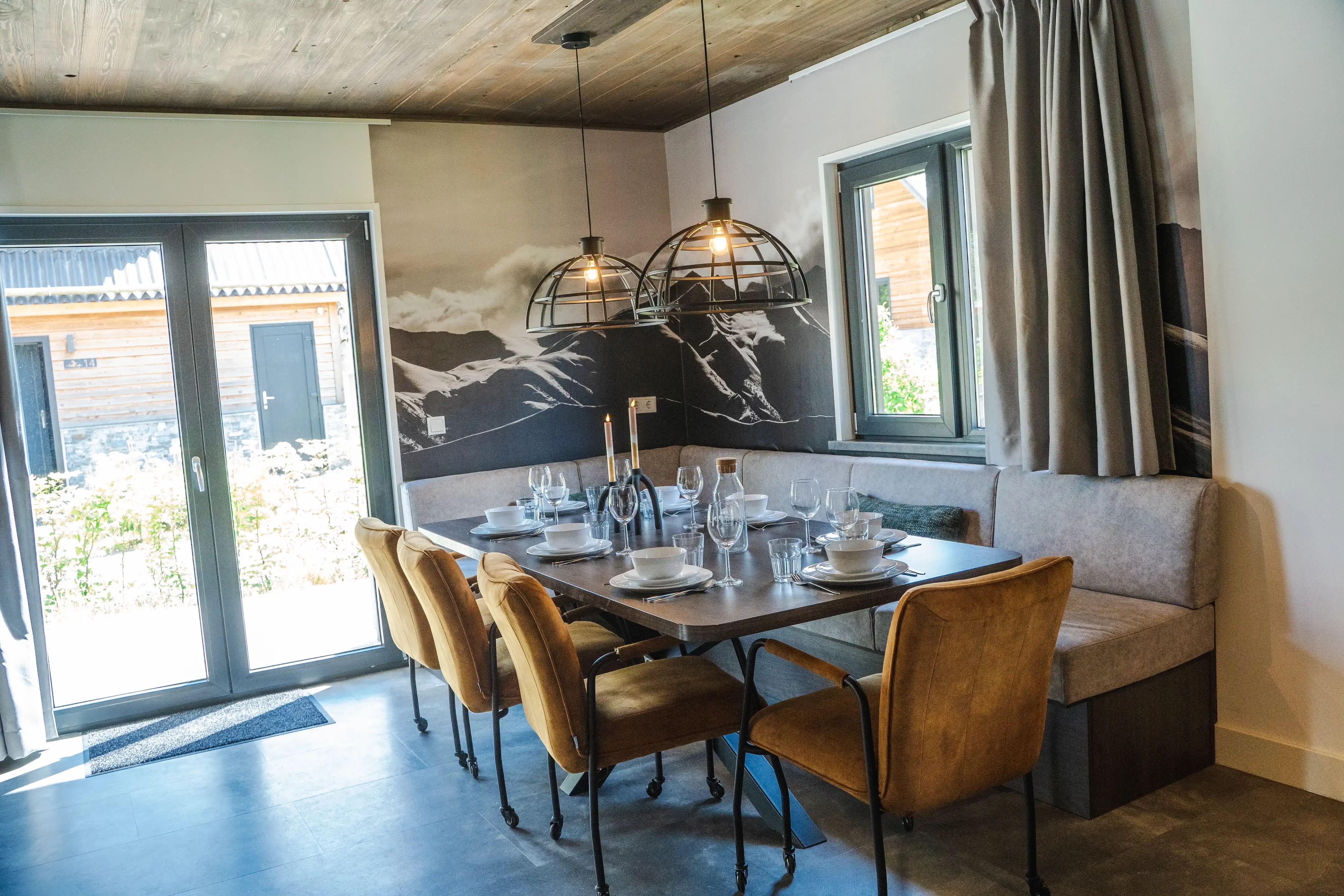 Dining room 4