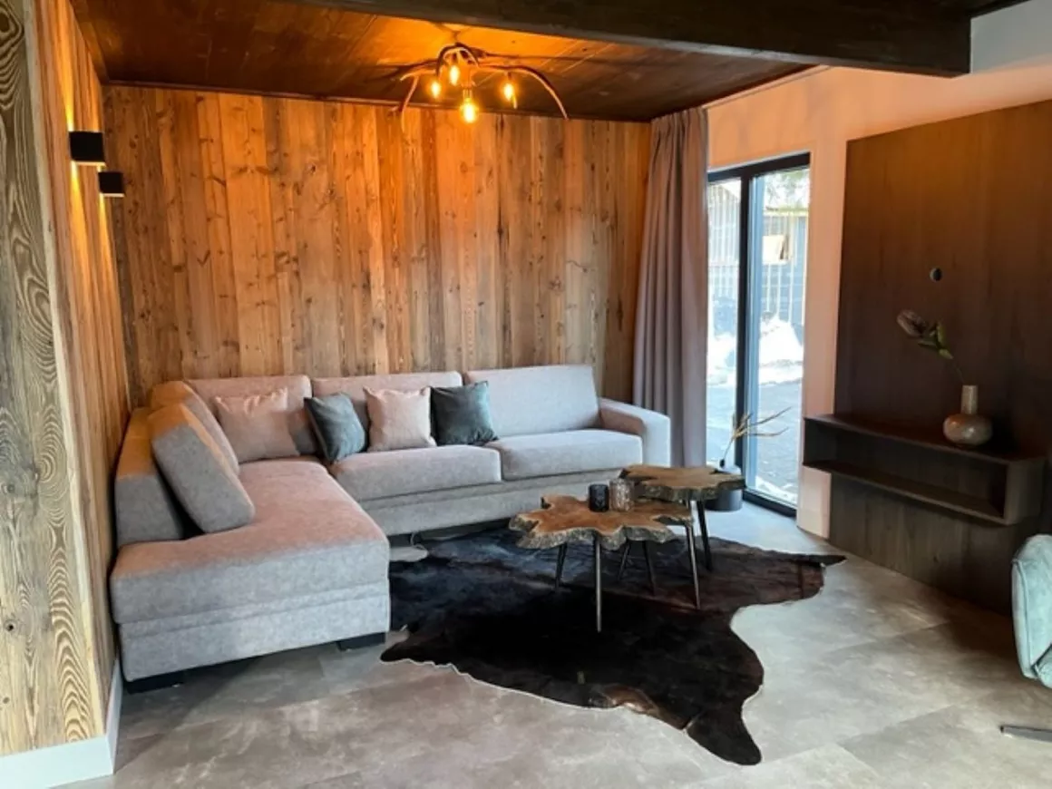 Living room 5
